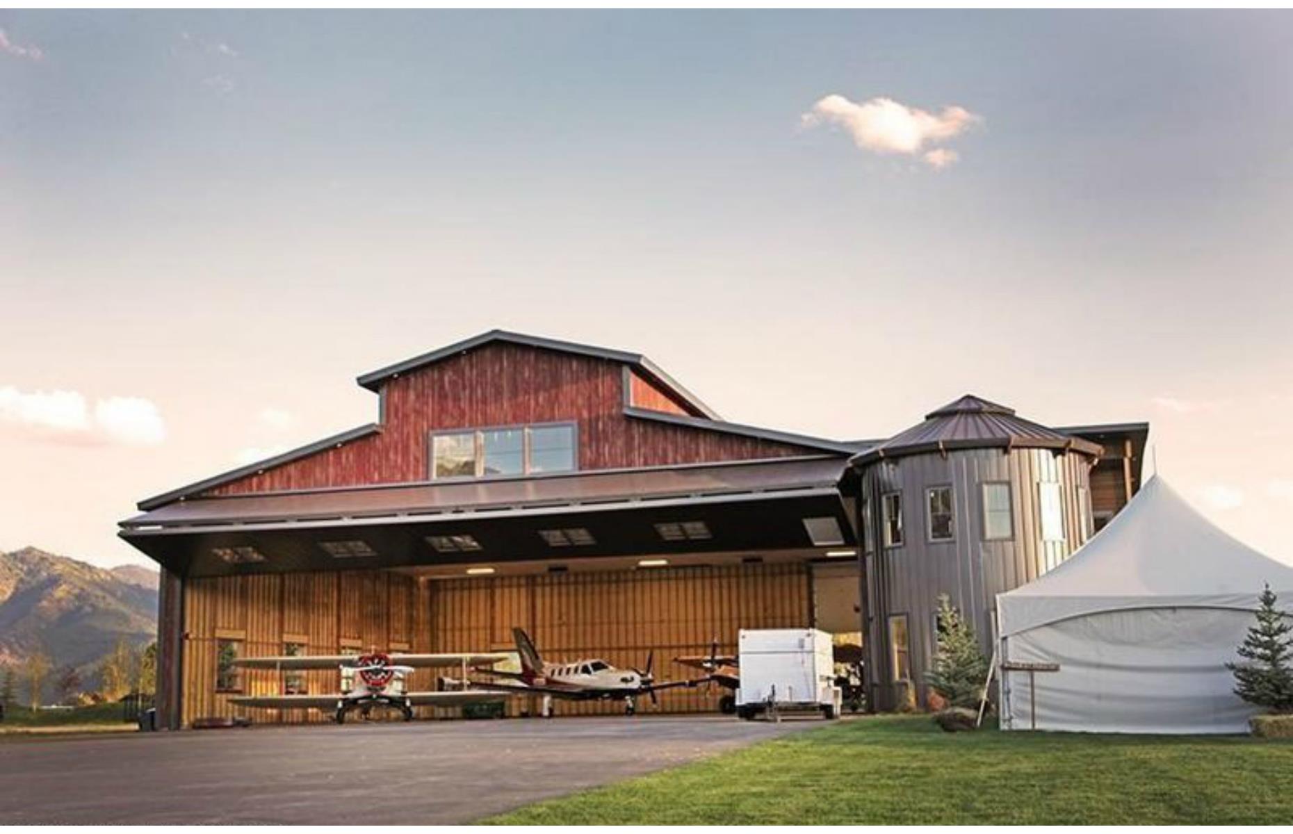 Alpine Airpark, Wyoming, USA: You won't believe people live inside these hangar homes